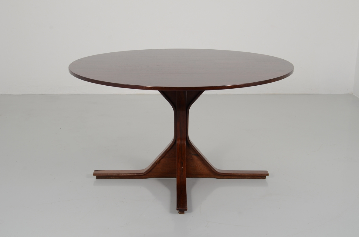Gianfranco Frattini, 1960's dining table in Macassar wood produced by Bernini.