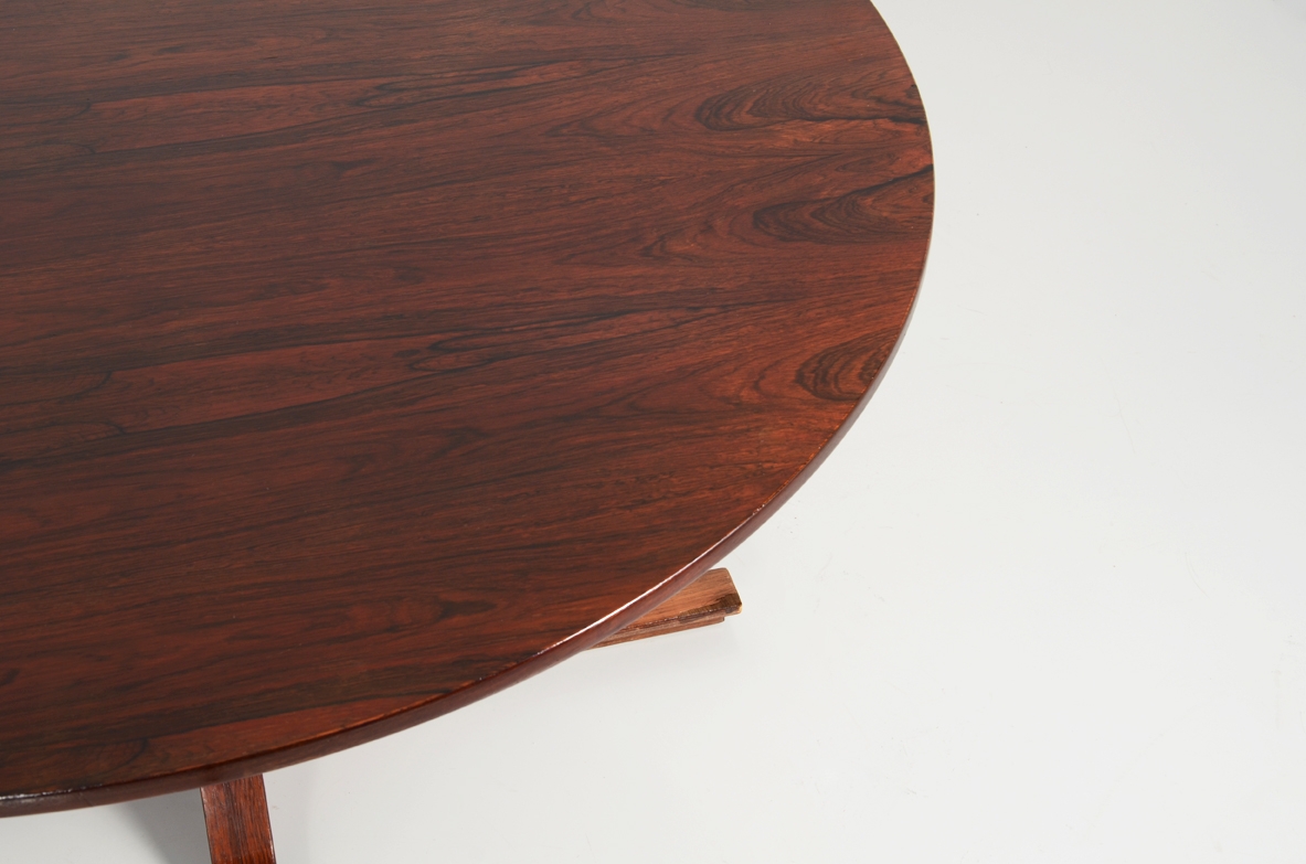Gianfranco Frattini, 1960's dining table in Macassar wood produced by Bernini.
