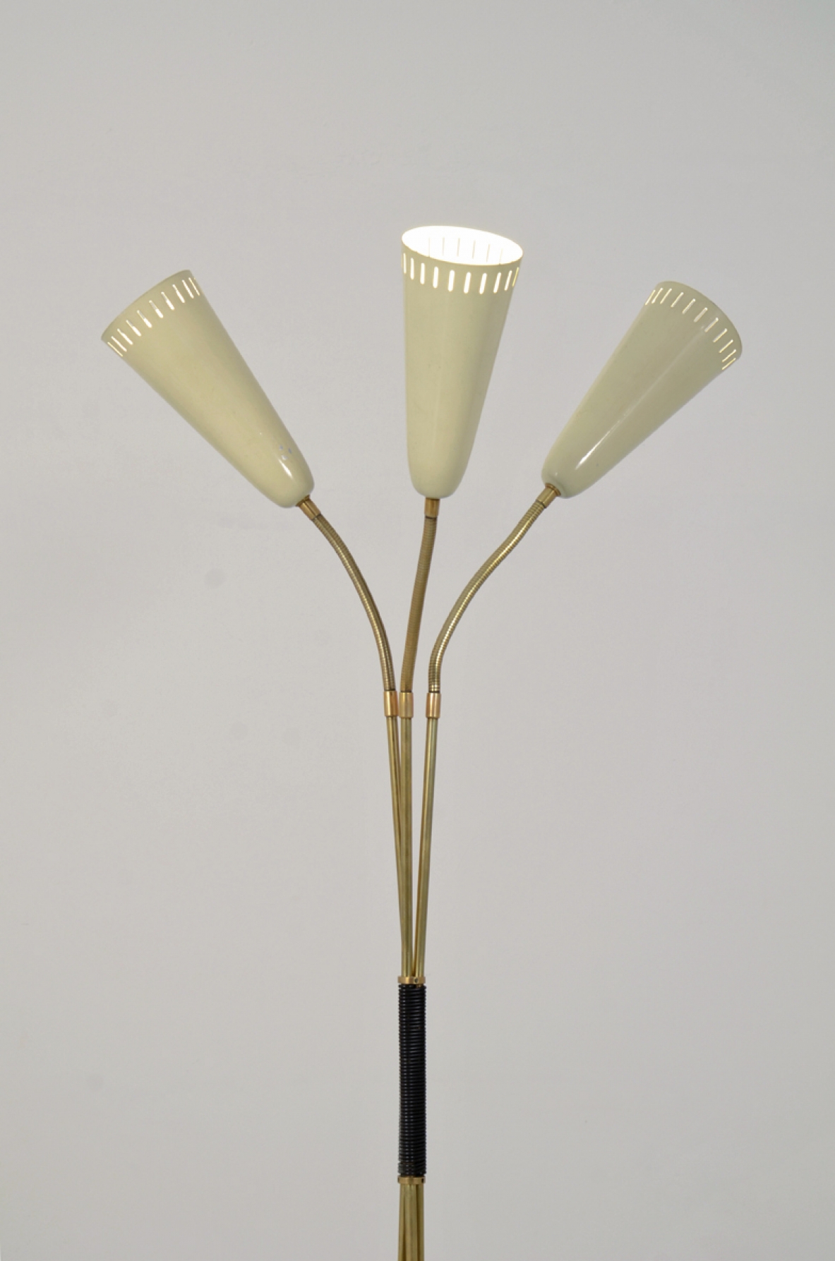 Mid century shop furniture light showroom design gallery Milan