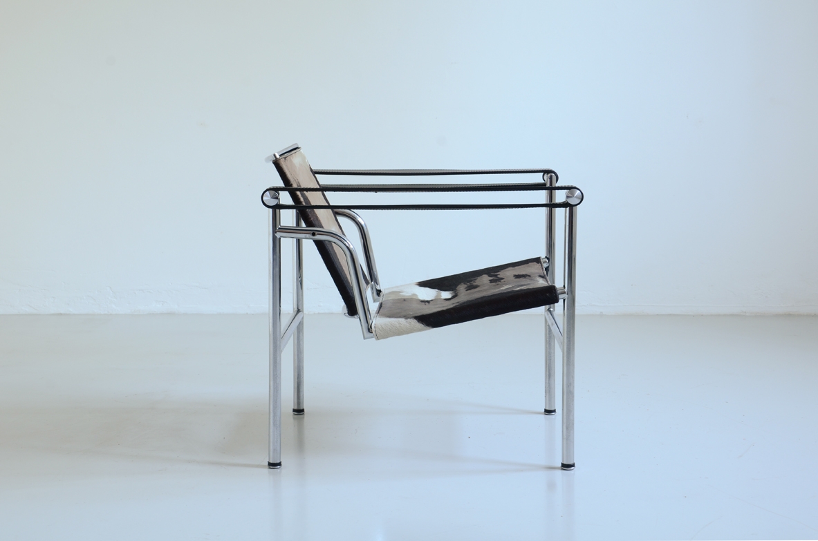 Poltrona modello LC1, Cassina 1964 negozio modernariato Milano