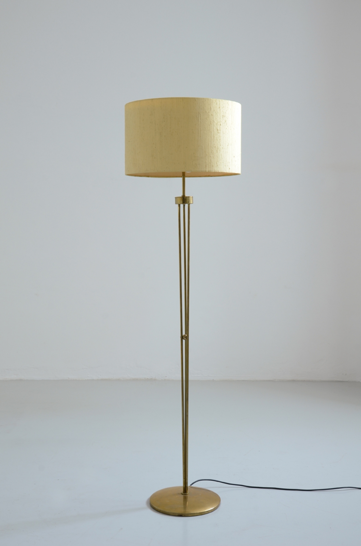 Lampada da terra con stelo in ottone, Belgio 1950ca.