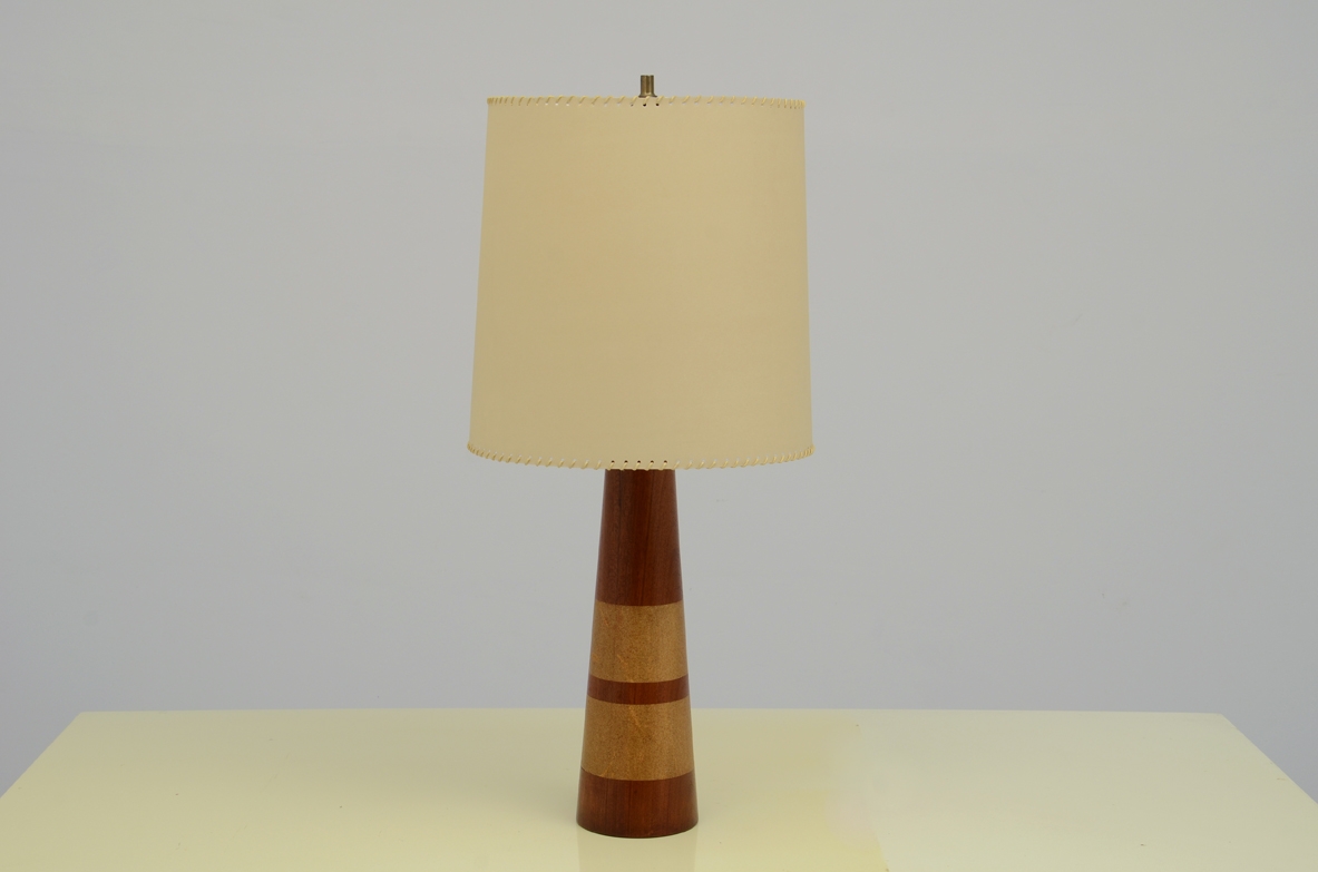 Lampada da tavolo in tek e sughero, Danimarca 1950ca.