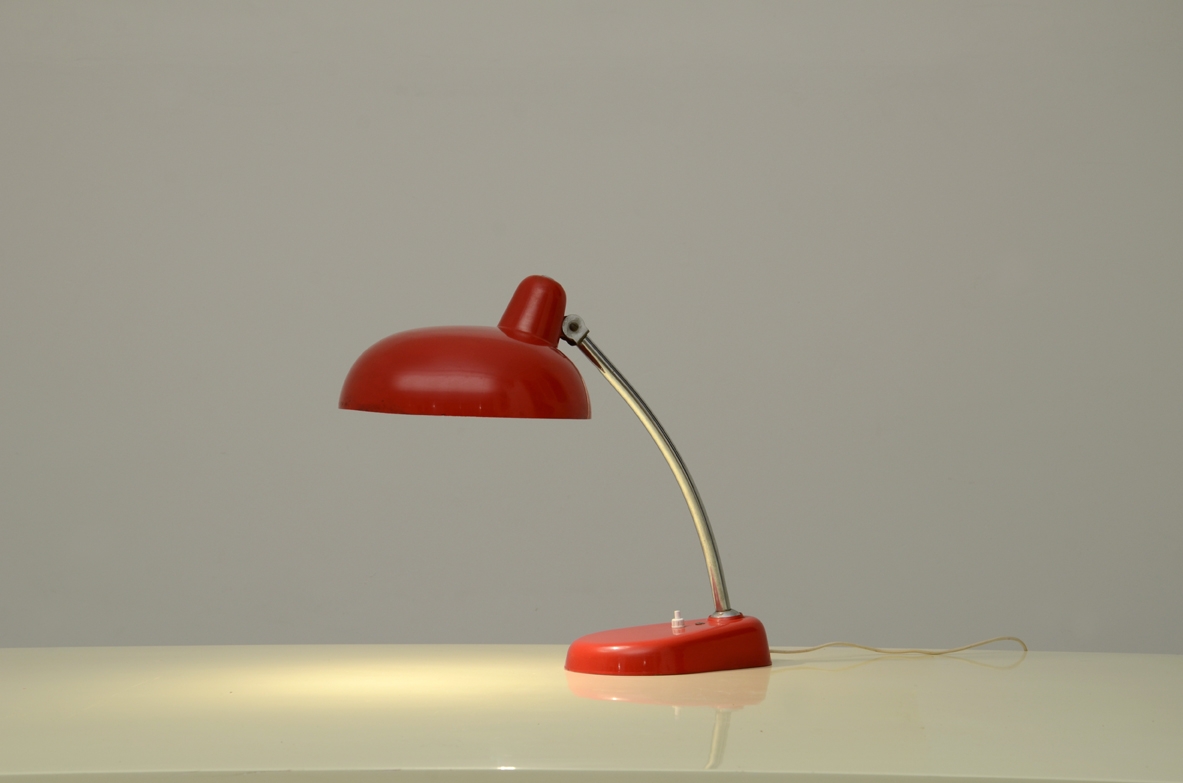 Lampada da tavolo, disegnata per gli uffici Rai nei primi anni 60'.