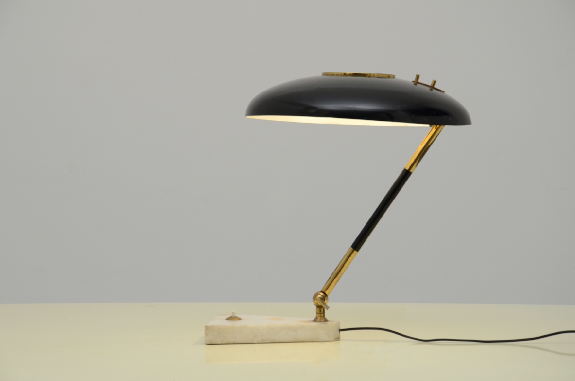 Oscar Torlasco, elegant 1950's table lamp in brass. Prod.Stilux.