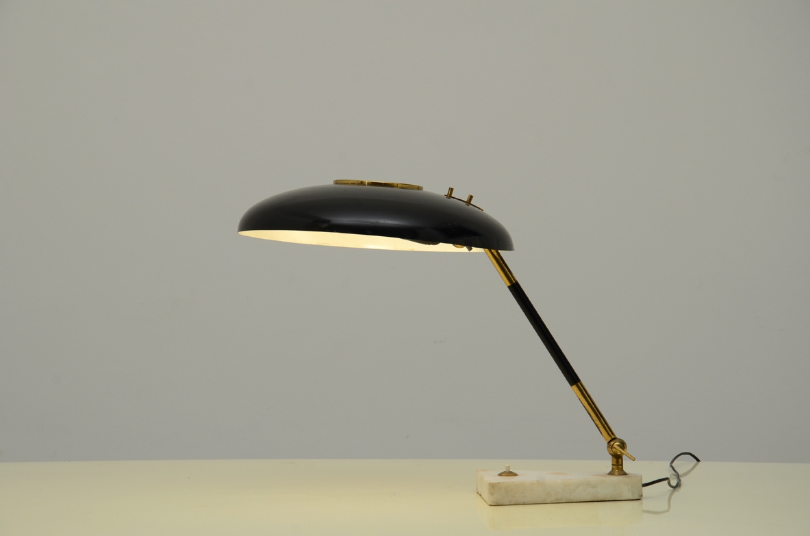 Oscar Torlasco, elegant 1950's table lamp in brass. Prod.Stilux.