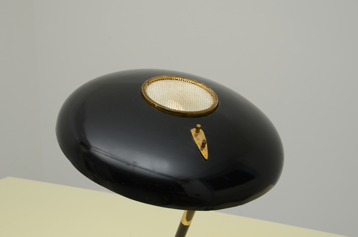 Oscar Torlasco, elegant 1950's table lamp in brass. Prod.Stilux.