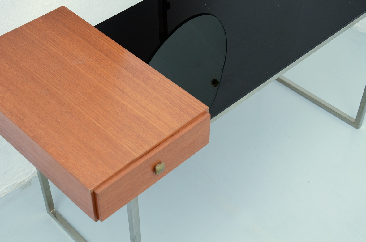 Pierre Paulin, console in metallo cromato, 1955.