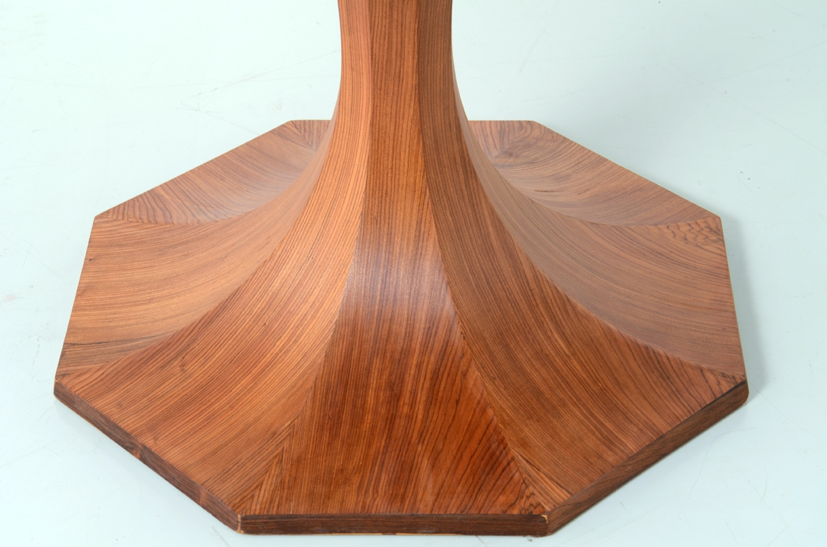 1950's dining table with a splendid octagonal base attributed to Carlo de Carli. 