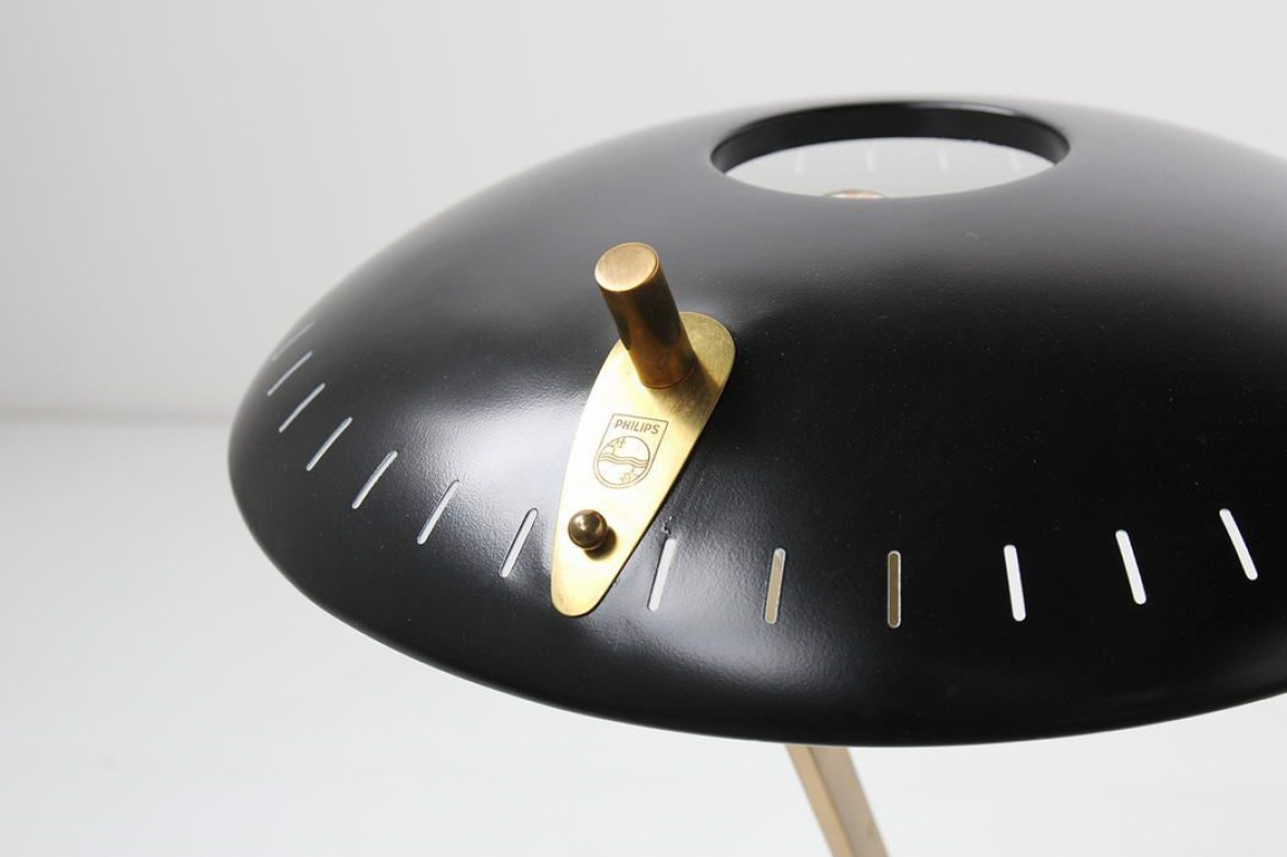 Luis C.Kallf per Philips, Z table lamp in brass and metal, 1954.