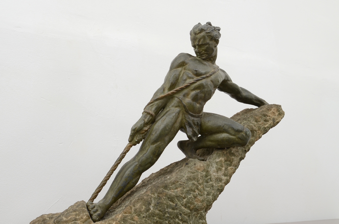 Raphael Papa, 1930's art deco bronzo sculptor on stone base.