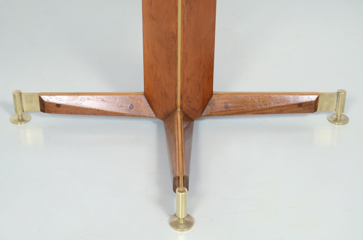 Italian 1950's elegant table in light walnut with crossed base.