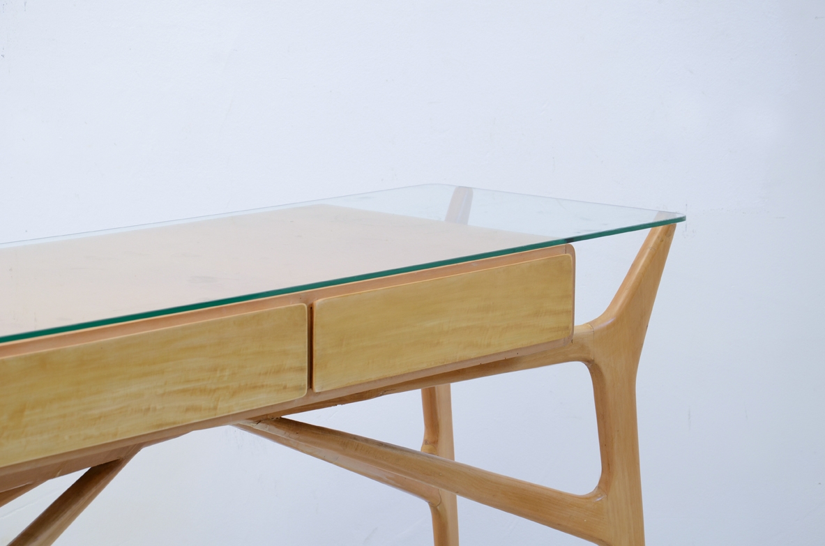 Console in acero biondo con due cassetti e piano in cristallo nello stile di Ico Parisi, 1950ca.