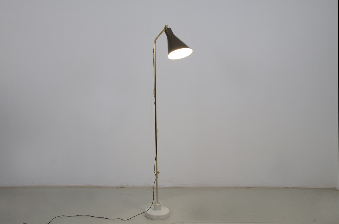 Ignazio Gardella, adjustable floor lamp mod. Lte3, Prod. Azucena Italia 1950's. Bibl. Azucena original Catalog.