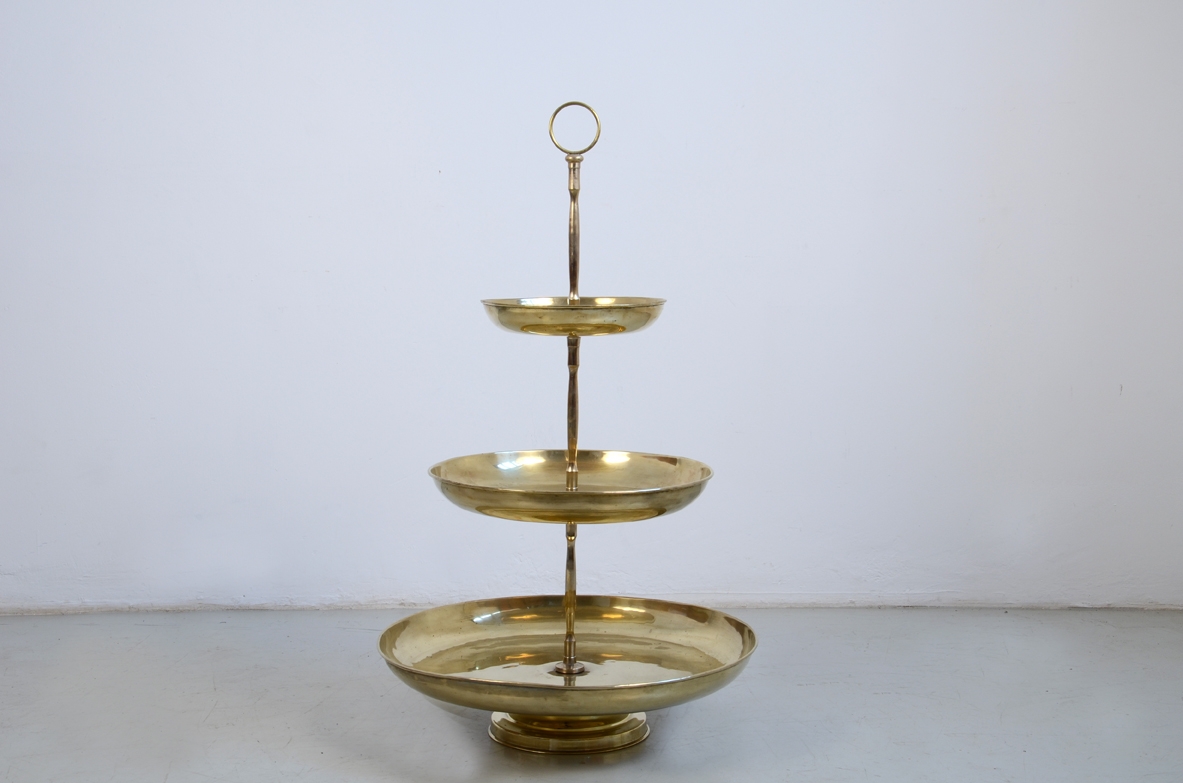 A splendid brass riser by Luigi Caccia Domnioni. Prod. Azucena, 1958.