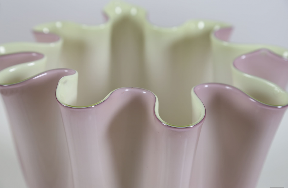 Manifattura Murano, Fazzoletto vase in layered glass.