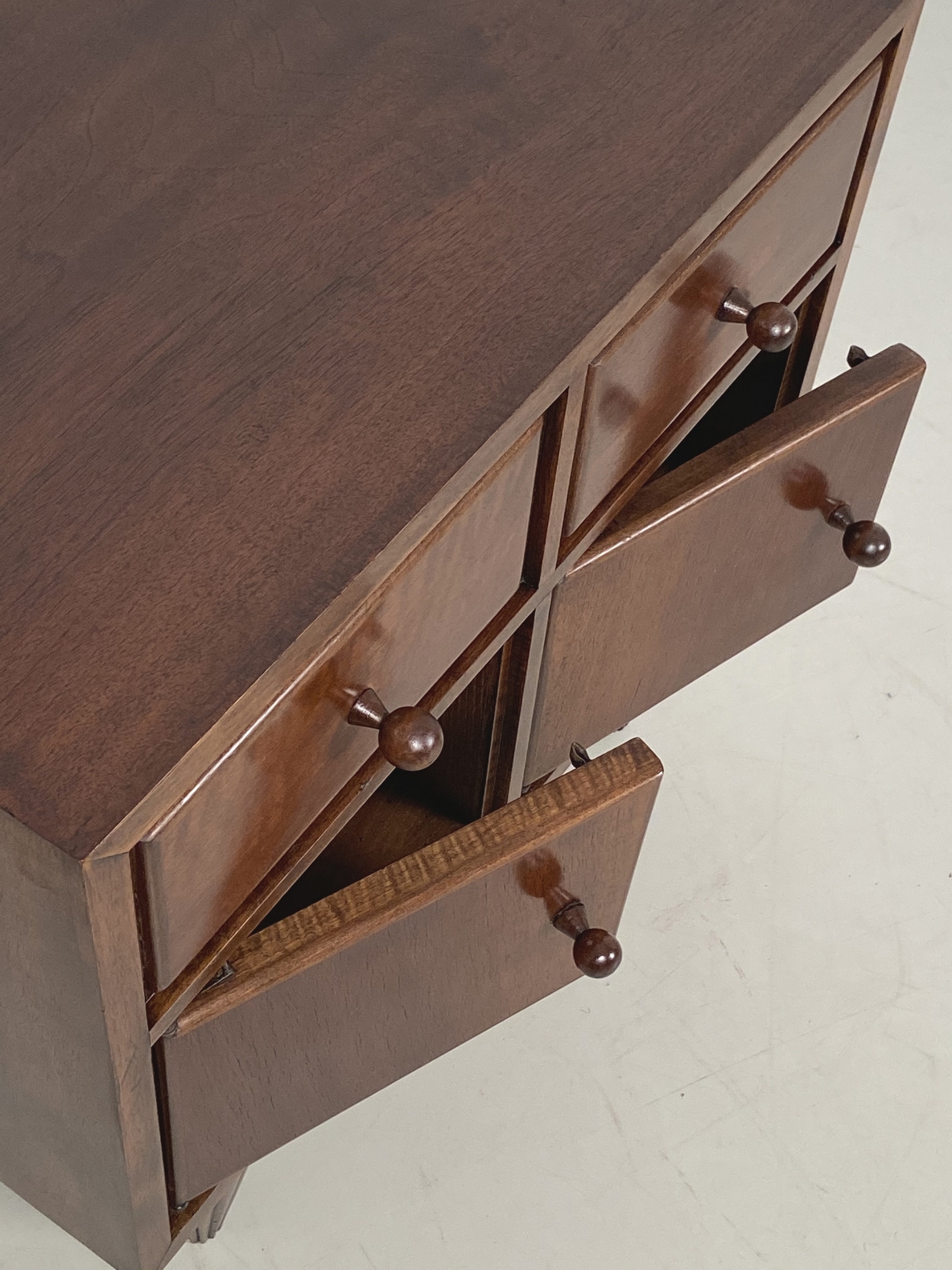 coppia comodini in legno vintage, 1940