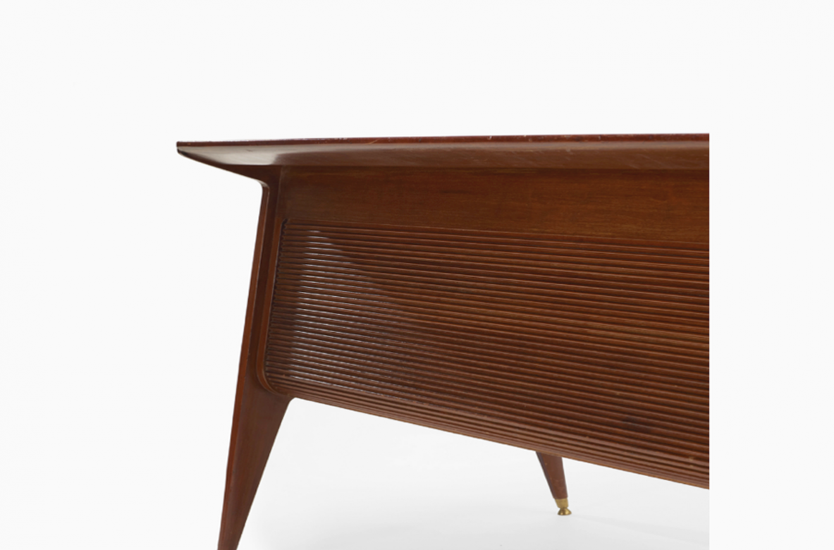 Guglielmo Ulrich, splendida scrivania da centro. Produzione Arredamenti Casa 1950ca.
