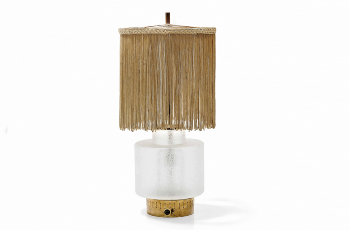 Lampada da tavolo Stilnovo anni 60 con paralume a france e bollino originale.