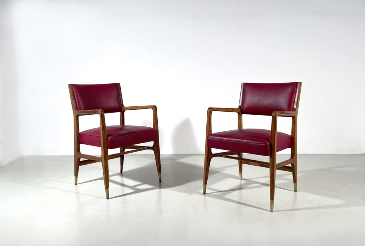 Gio Ponti, unique pair of armchairs in solid wood with seat and back upholstered with original leather, prod.Cassina 1950's.