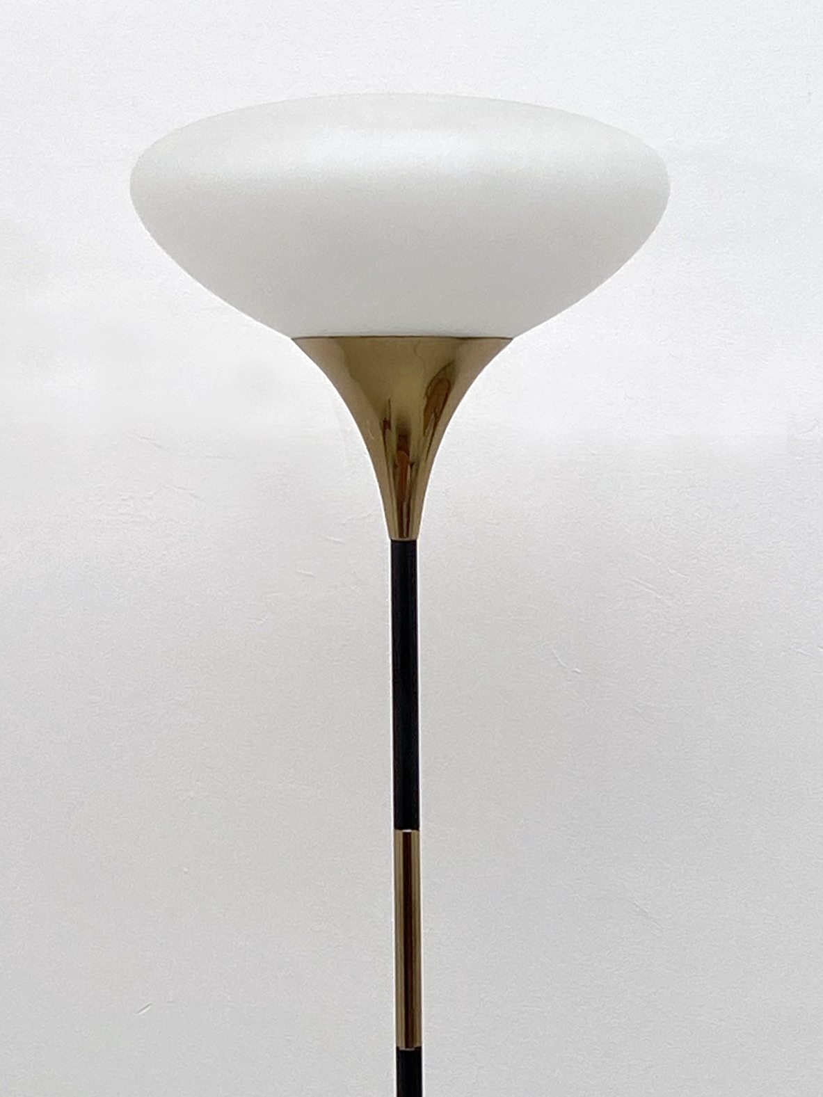 Stilnovo, 1960's floor lamp in brass and polished metal with marble base.