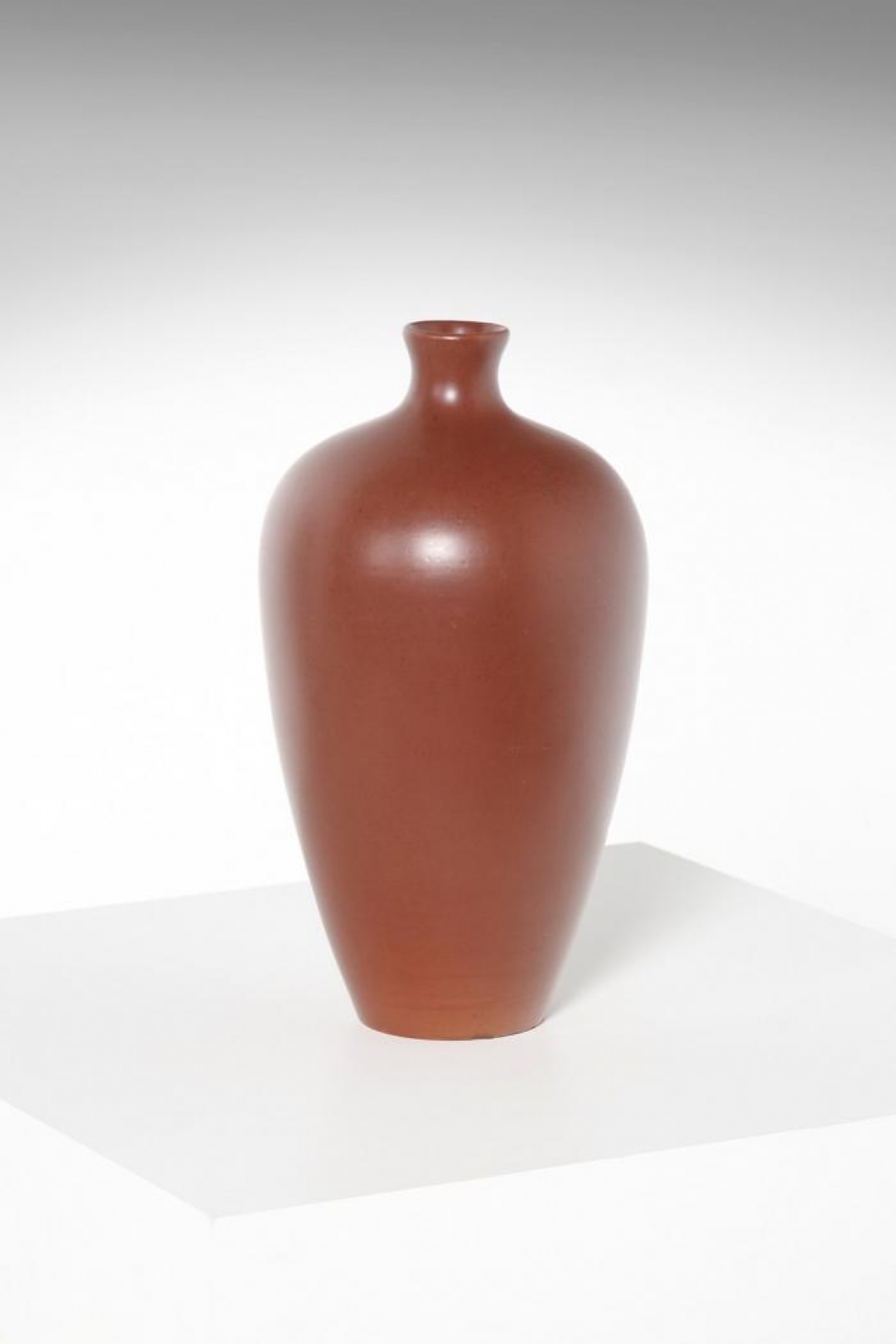 Giovanni Gariboldi, vaso in ceramica smaltata. Prod. Doccia, firmato e numerato, 1930ca.