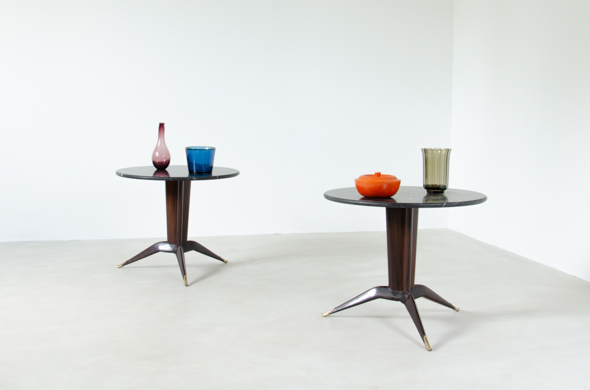 Carlo Rava, pair of 1950's Italian side tables with nice elegant legs and thin brass tips. Black Marquinia marble top.