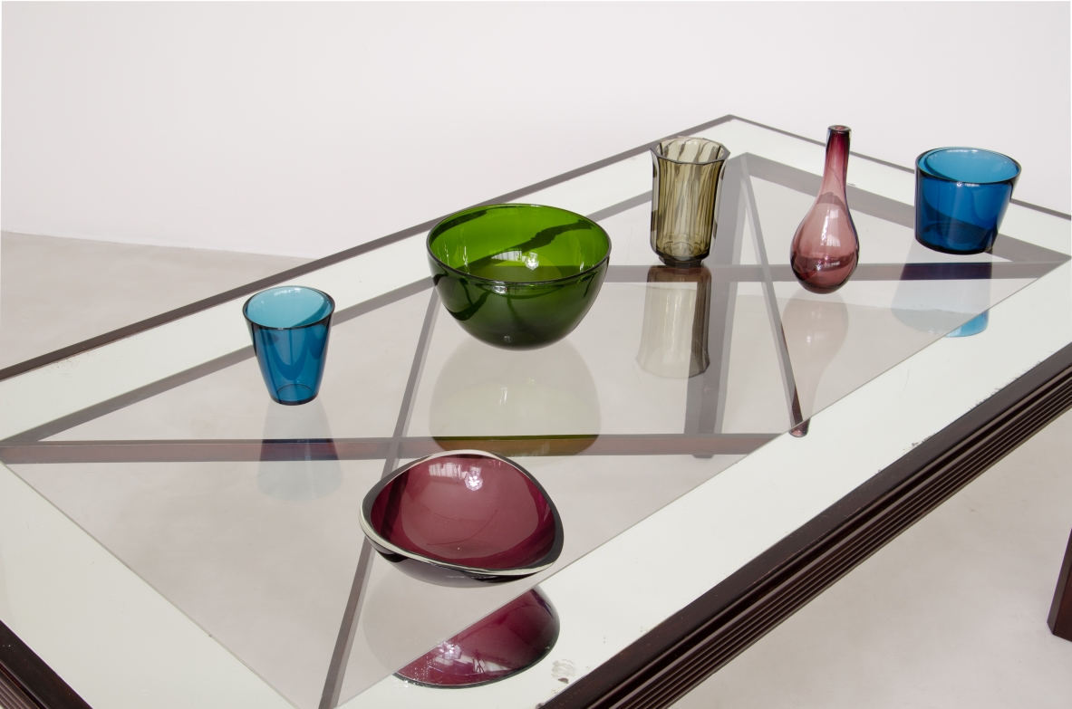 Borsani Varedo, splendid 1940's dining table with crystal glass and mirror top.