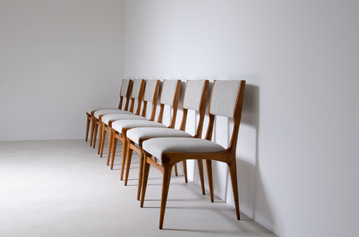 Carlo de Carli, sei sedie in ciliegio modello 585. Prod. Cassina 1954