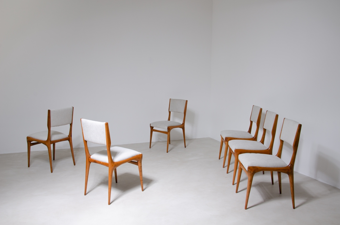 Carlo de Carli, sei sedie in ciliegio modello 585. Prod. Cassina 1954