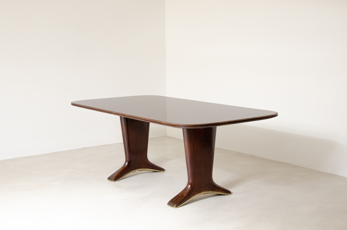 Osvaldo Borsani, walnut dining table Borsani Varedo, 1940s.
