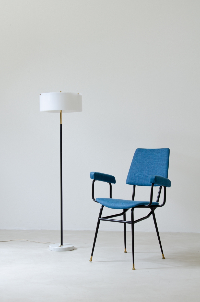Poltroncina con struttura in ferro e seduta, braccioli e schienale imbottiti. Puntali in ottone.  Studio BBPR 1950ca.