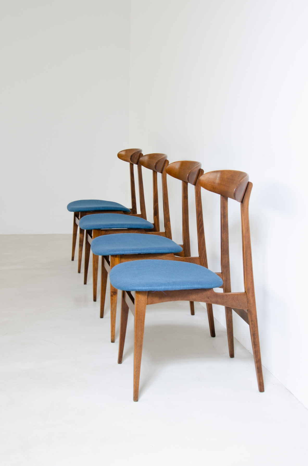 Set of 4 chairs in wood and upholstered fabric.  Italian manufacture 1960s.