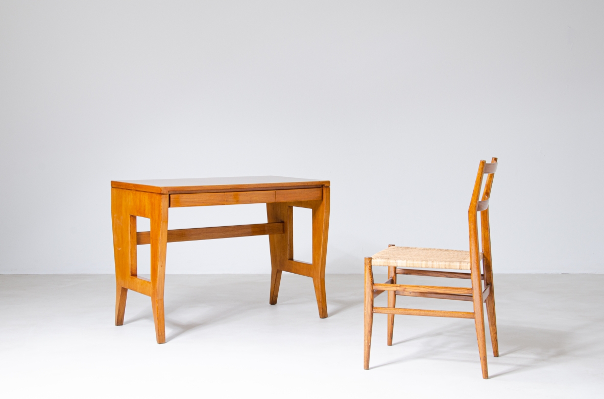Giò Ponti, scrivania in legno e puntali in ottone, Marchio originale BNL 1950