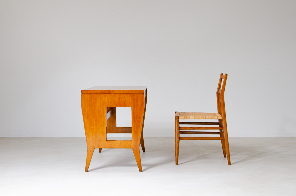 Giò Ponti, scrivania in legno e puntali in ottone, Marchio originale BNL 1950