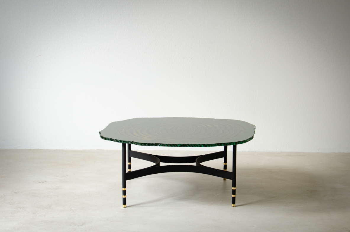 Duilio Barnabè known as Dubè (1914-1961)  Coffee table with metal and brass structure with thick glass top curved and ground along the edges and back painted in enamel. Fontana Arte 1950s
