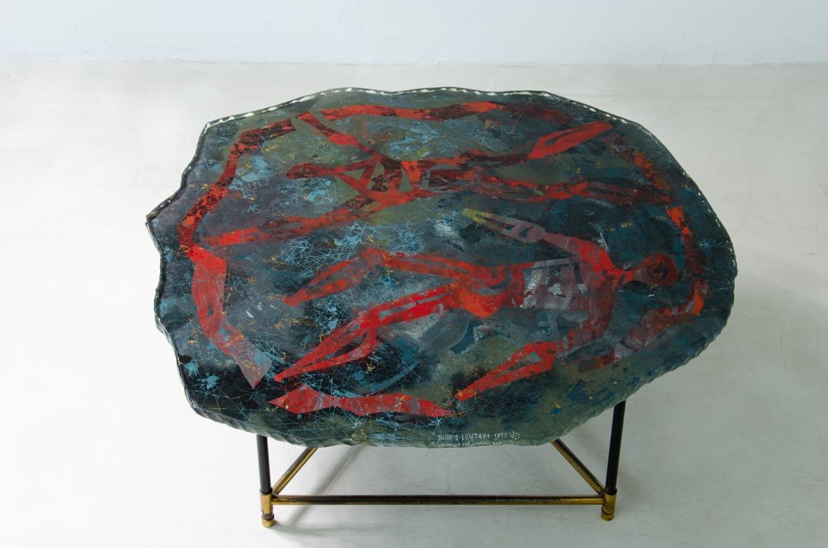 Duilio Barnabè detto Dubè (1914-1961)  Tavolino con piano in vetro di grande spessore curvato e molato Produzione Fontana Arte anni 50.
