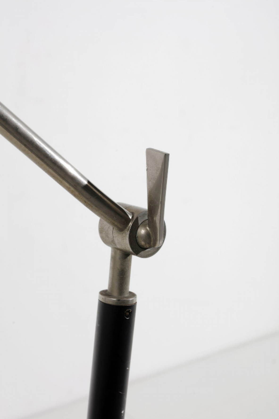 Lampada da terra con braccio regolabile in altezza. Stilux Milano, 1955ca.