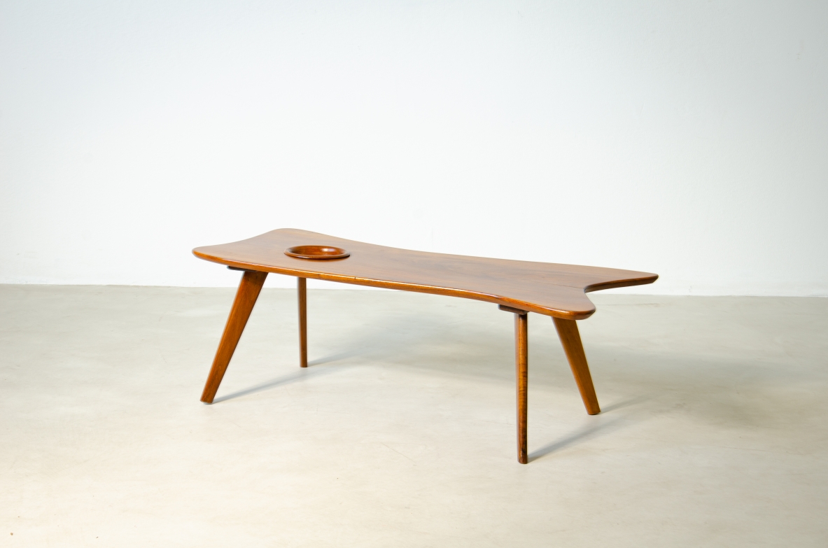 Giuseppe Scapinelli (1891 - 1982)  Unique wooden coffee table with shaped top with a hole inspired by a painter's palette.  Brazil, 1950's.
