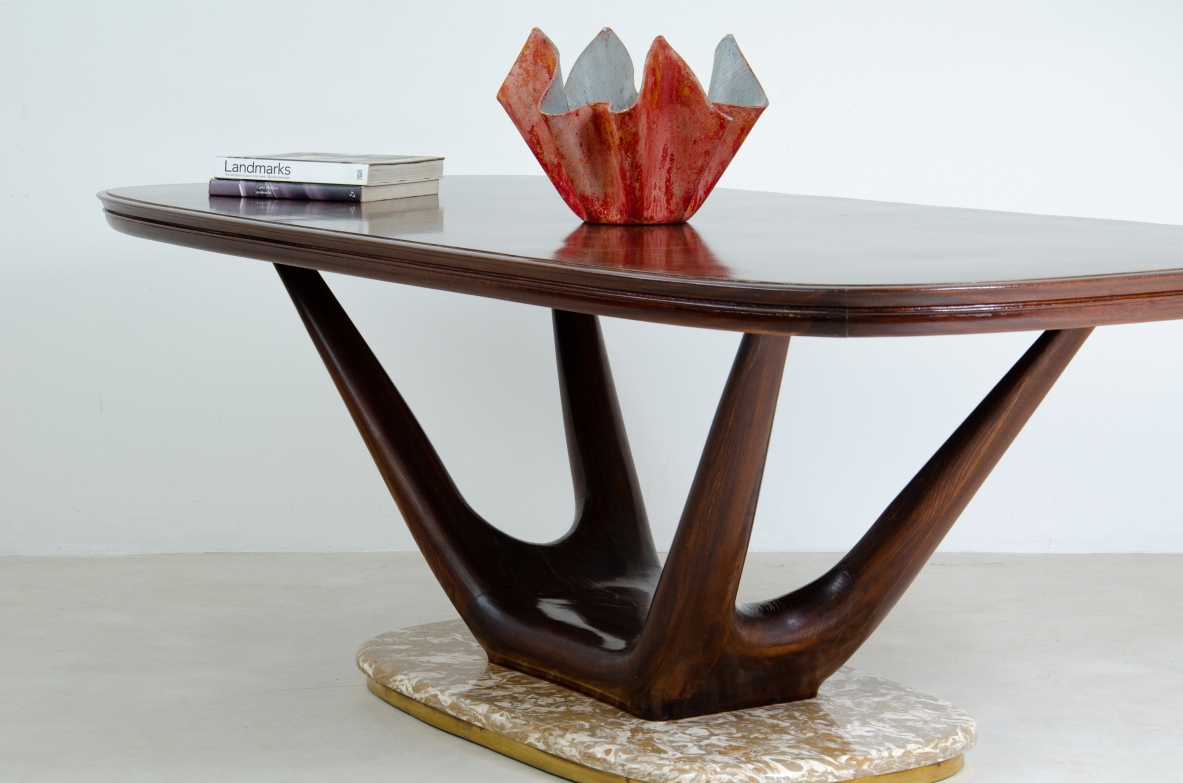 Vittorio Dassi, very elegant 1940's dining table with marble base.