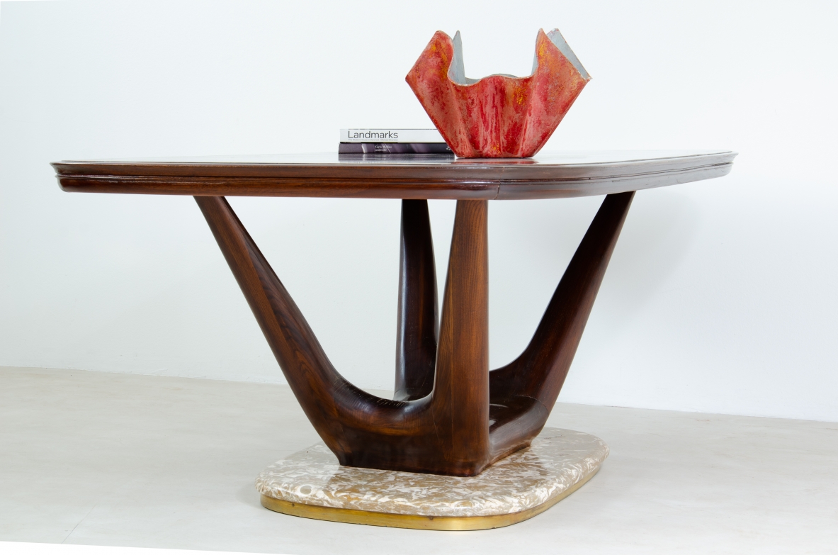 Vittorio Dassi, very elegant 1940's dining table with marble base.