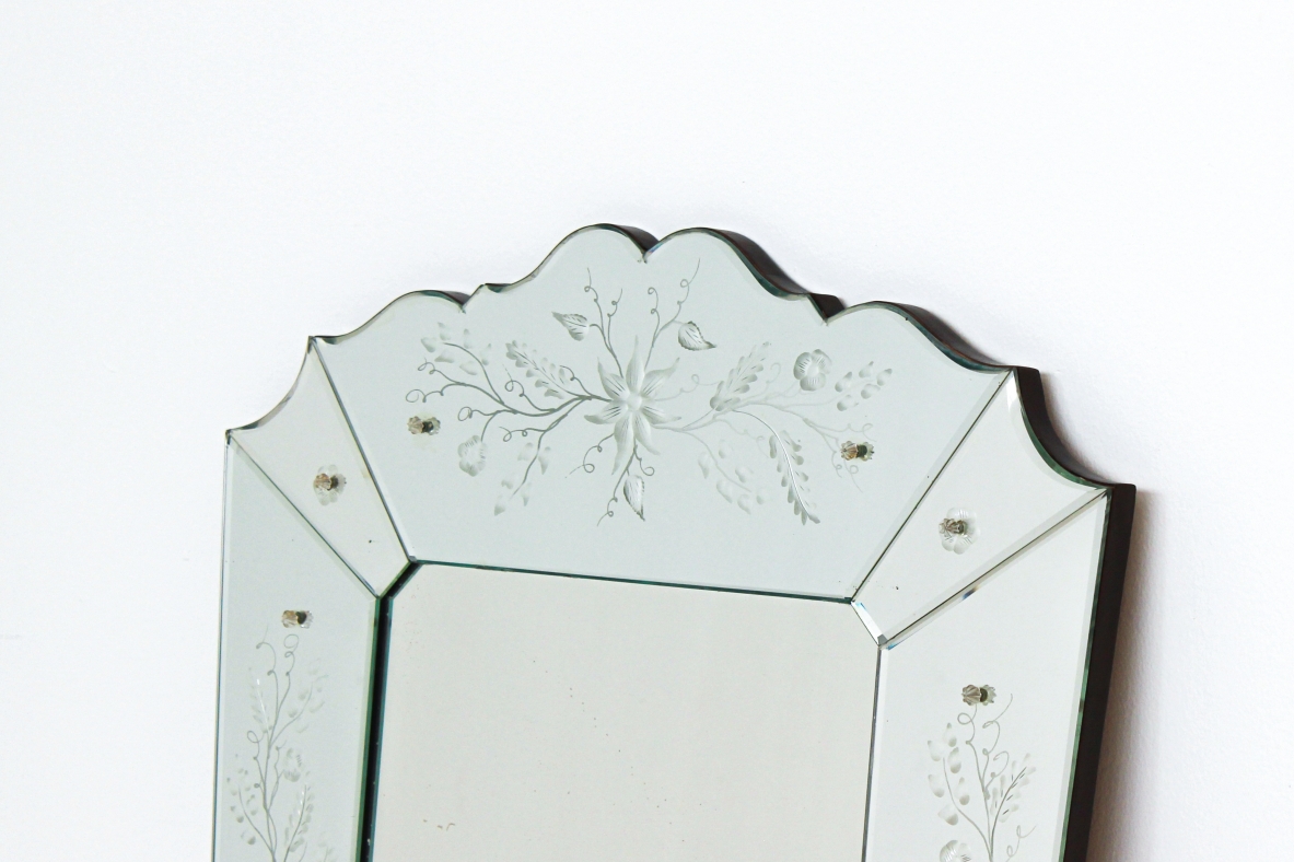 Large mirror with beveled mirror plates. Barbini Murano Manufacture 1940s