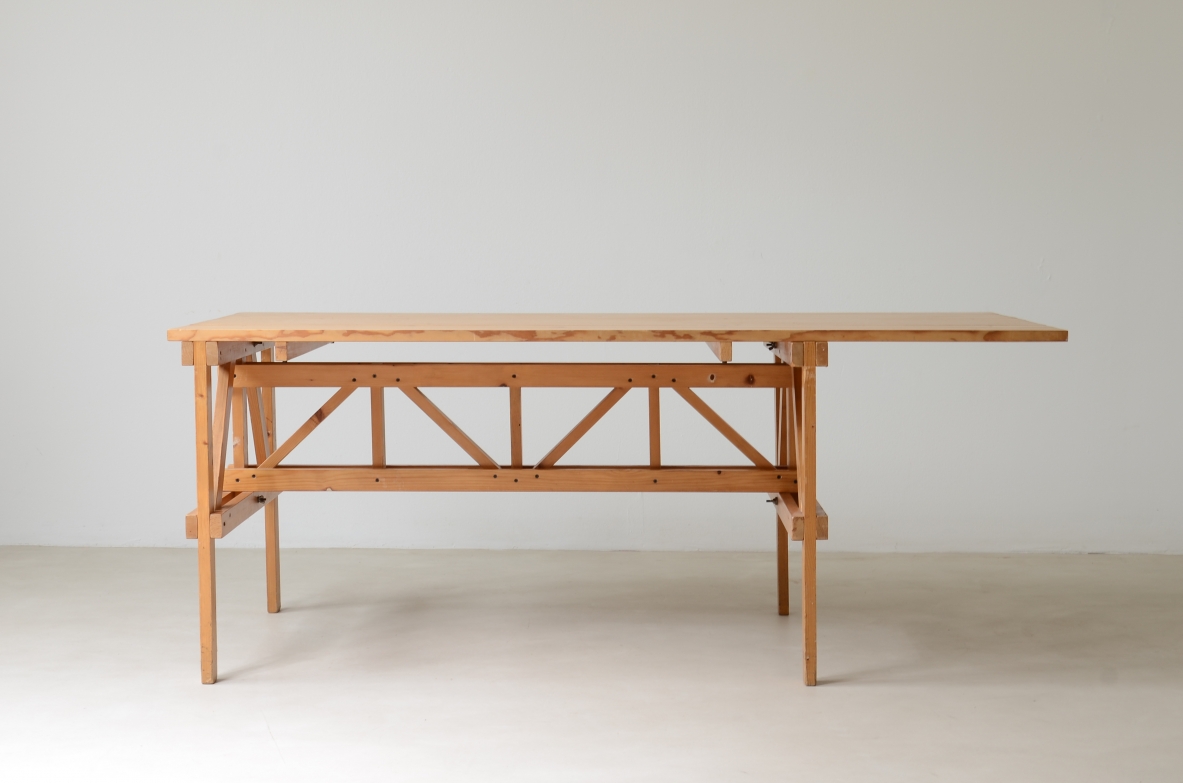 Enzo Mari 1932 - 2020  Table model “Effe”  Manufactured by Simon in 1974.