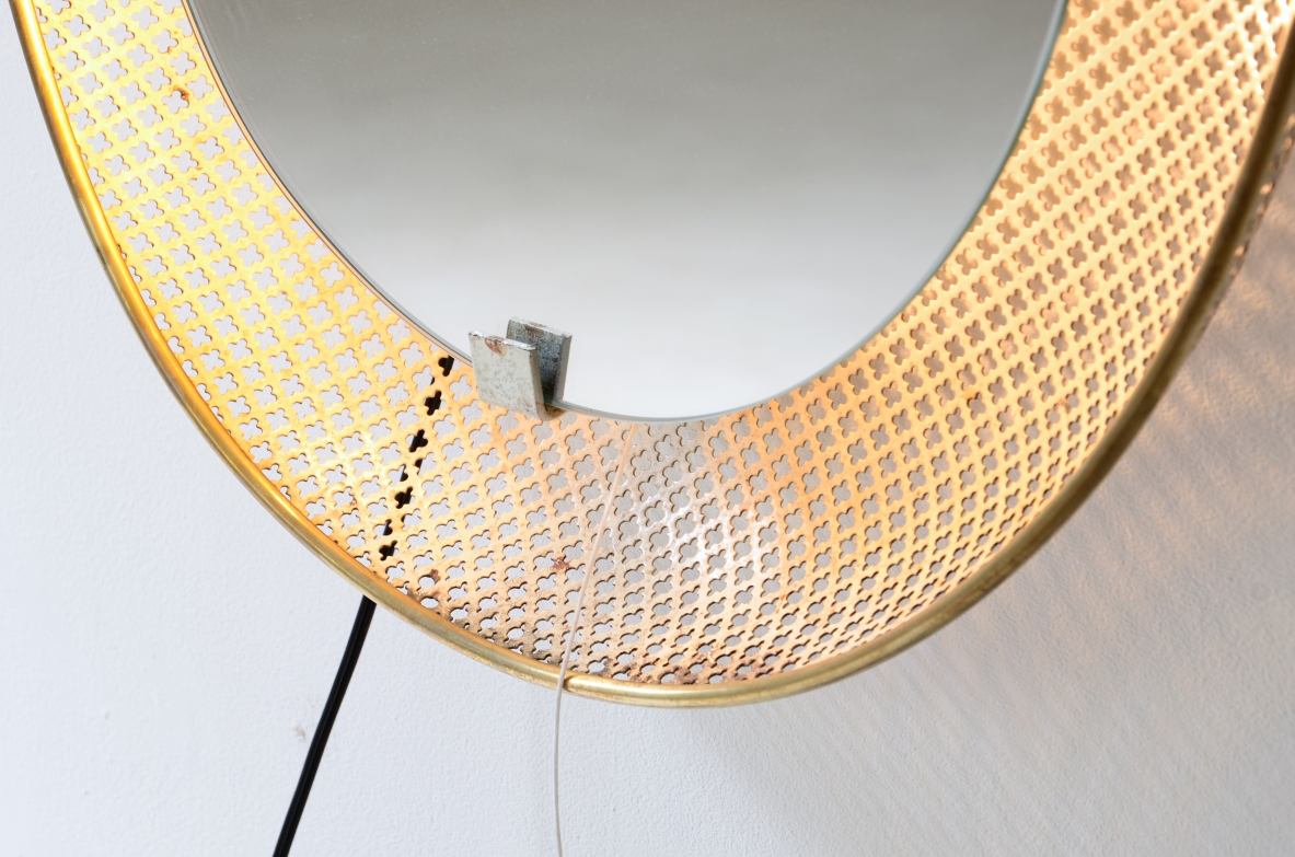 Grande specchiera retro illuminata in rete di metallo. Specchio molato.  Manifattura italiana primi anni '50