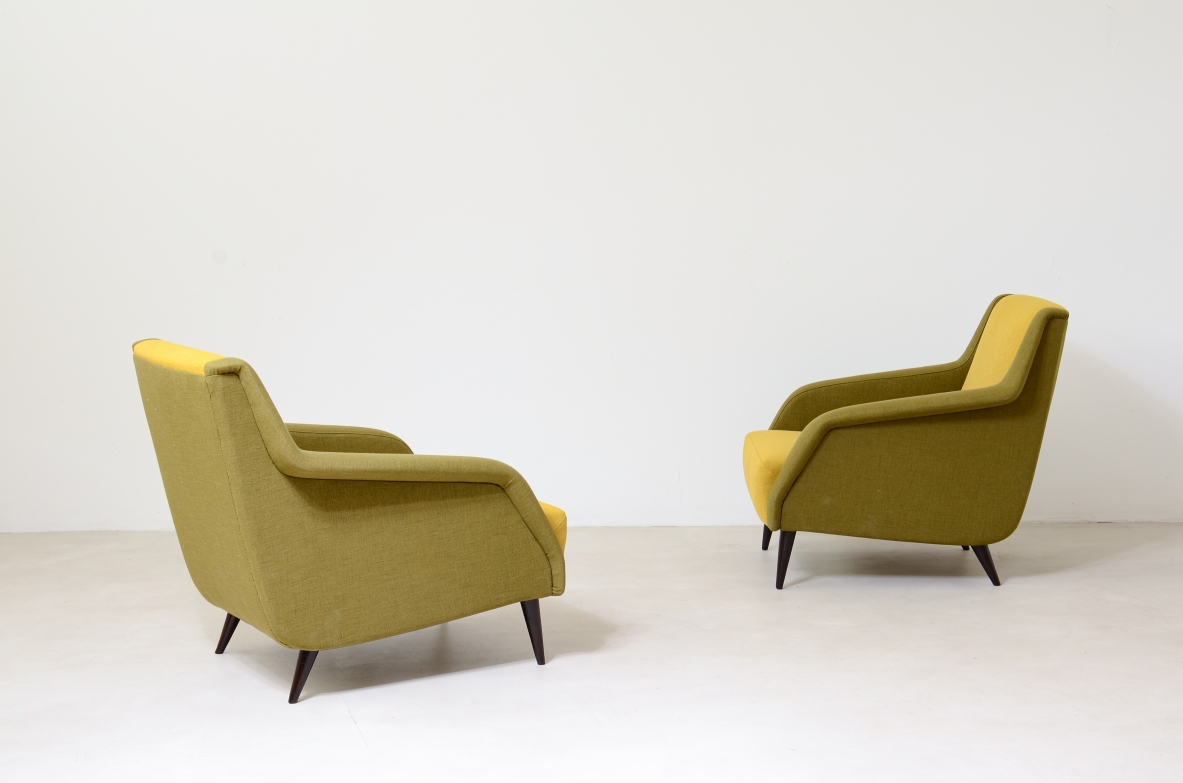 Carlo De Carli, Gio Ponti  Coppia di poltrone modello 802 rivestite in tessuto imbottito Manifattura Cassina 1954.
