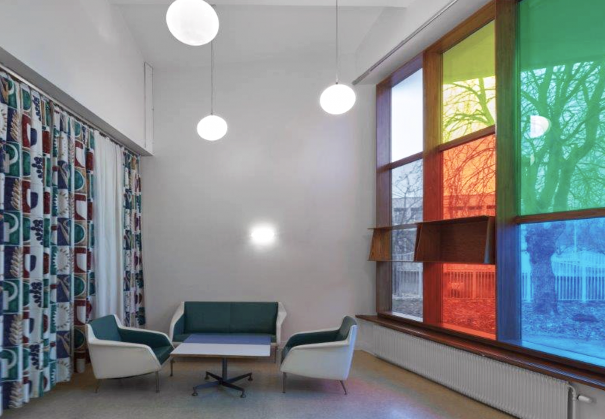 Carlo De Carli, Gio Ponti  Coppia di poltrone modello 802 rivestite in tessuto imbottito Manifattura Cassina 1954.