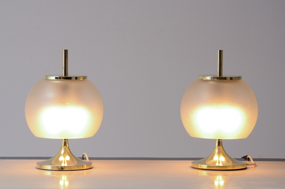 Emma Schwenberger  Coppia di piccole lampade da tavolo in ottone e vetro.  Produzione Artemide, 1962