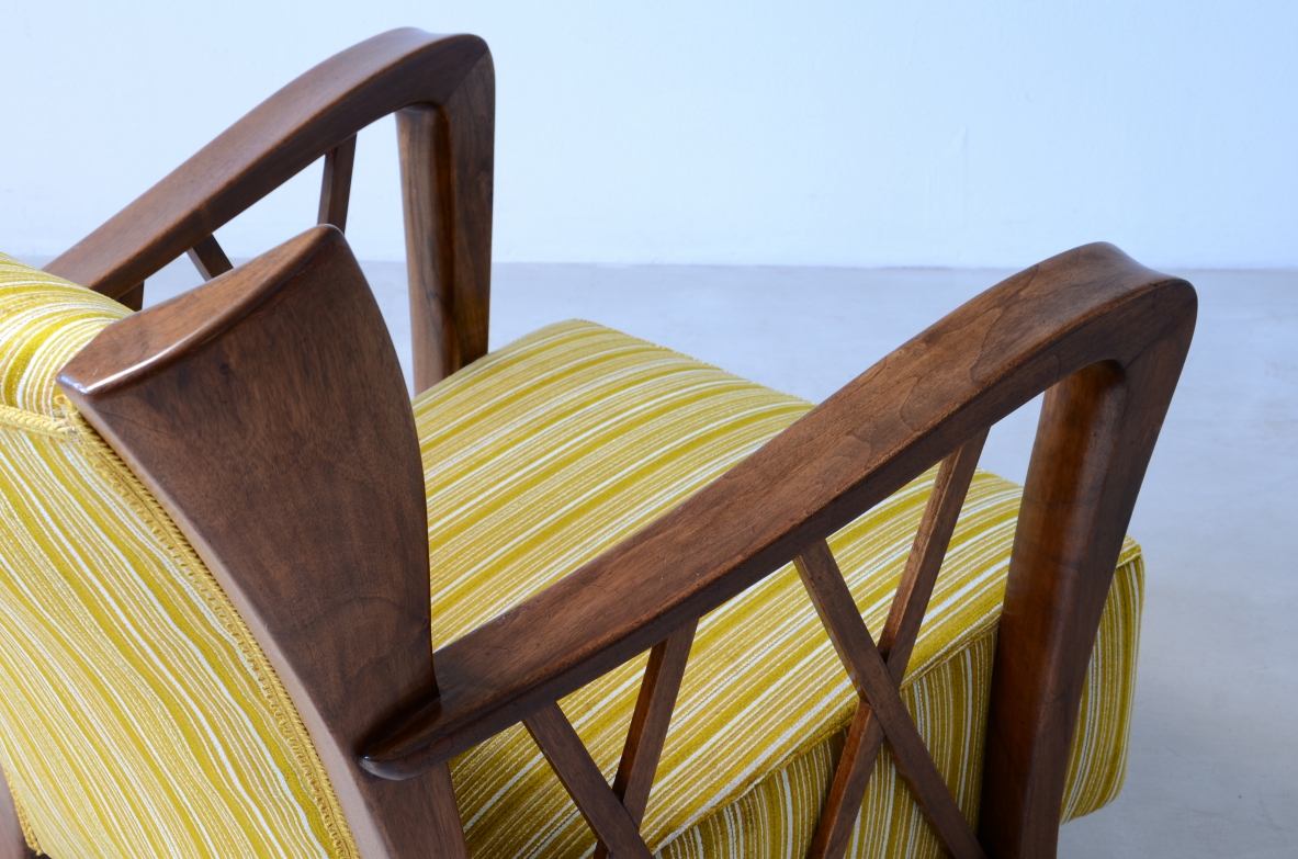 Maurizio Tempestini (1908-1960)  Elegante poltrona in rovere con disegno mosso  1940 ca.