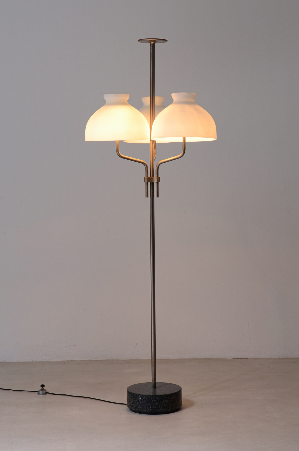 Ignazio Gardella Arenzano model floor lamp with  curved steel arms, large opaline glass diffusers. Azucena
