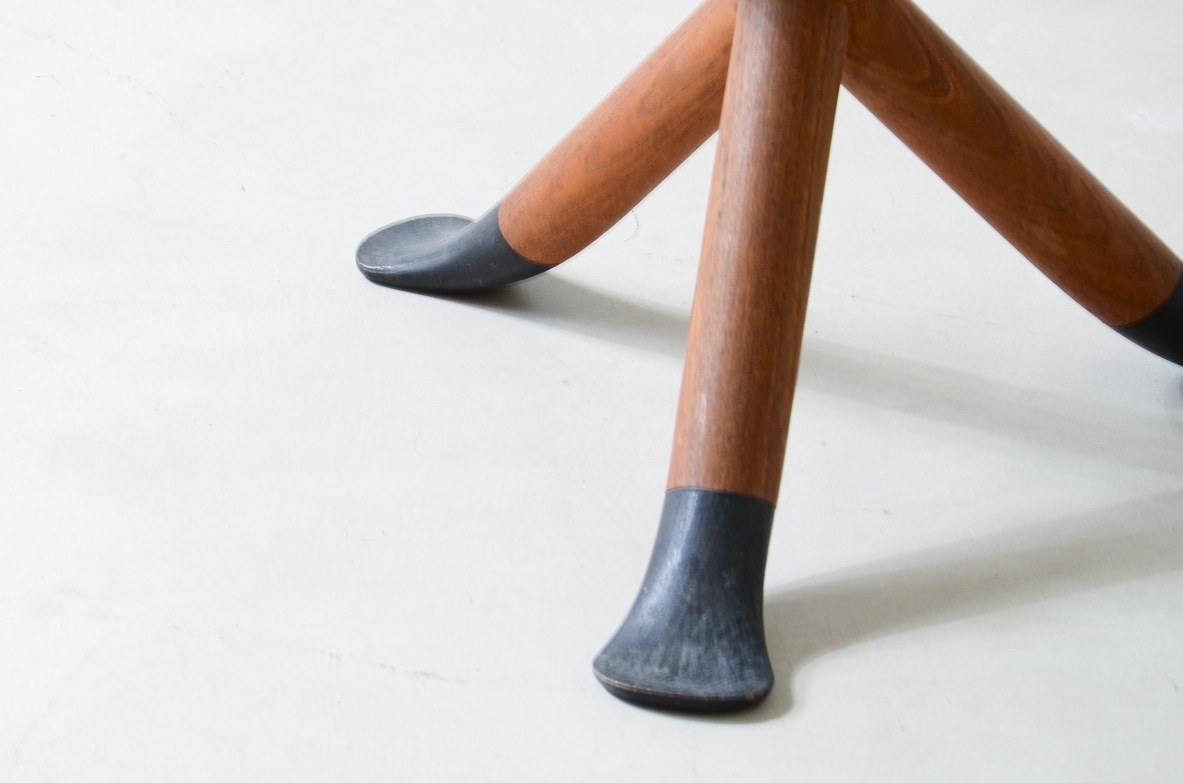 Pietro Chiesa, wood tripod coffee table with thick glass top.  Fountana Art 1940s.