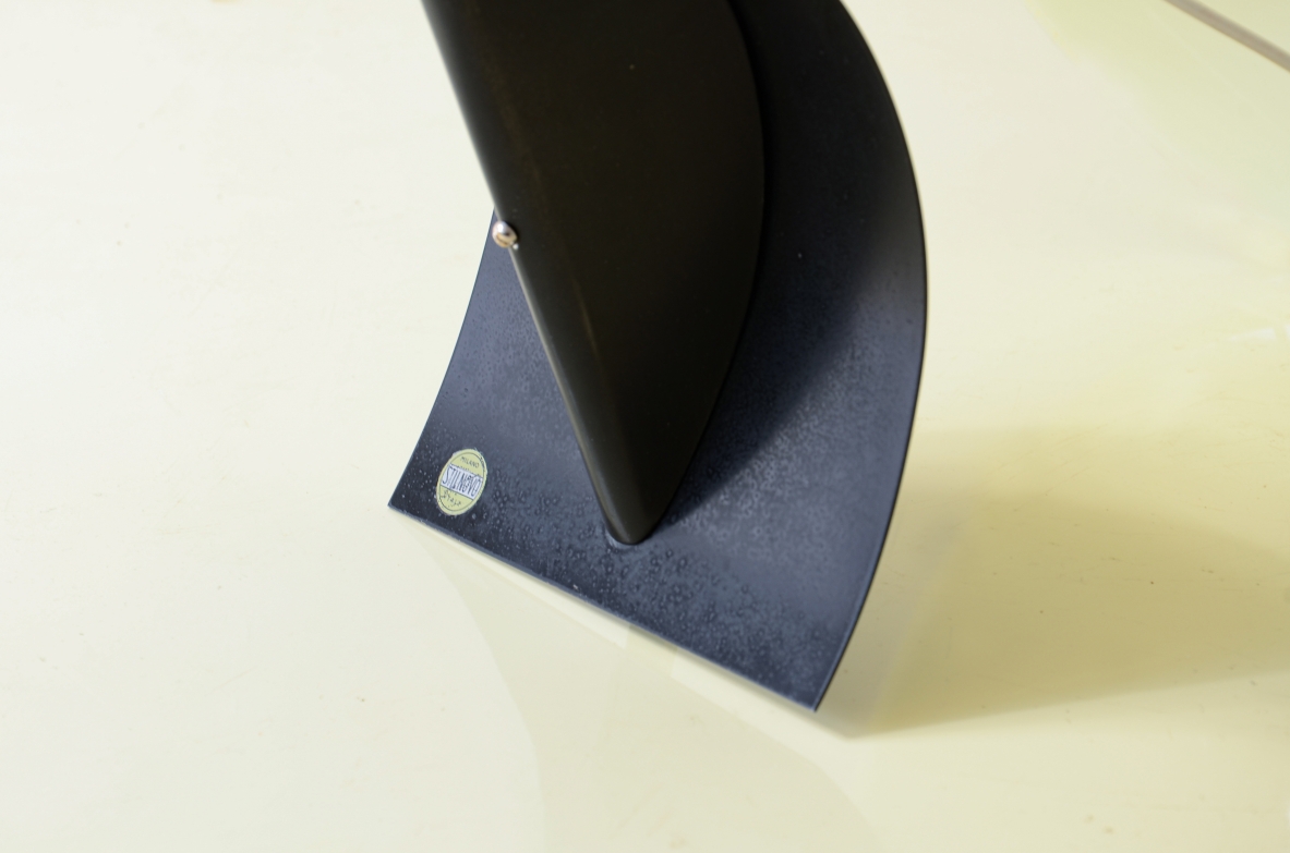 Coppia di lampade da tavolo in metallo e ottone con cappello in perplex. Stilnovo, 1950ca